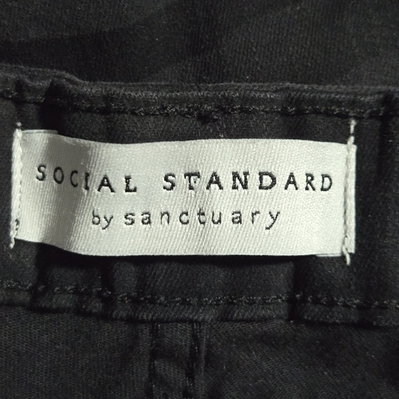 Social Standard by Sanctuary Women's Ankle Skinny Black Camo Denim Jeans Size 10 - Picture 9 of 15